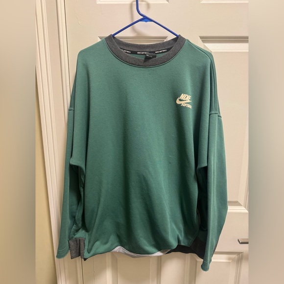 Women’s Nike Softball Crewneck Sweatshirt - Picture 1 of 5